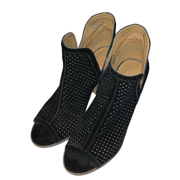 Lucky Brand Larise Peep Toe Perforated Black Booties - Women’s Size 9 - Picture 3 of 14